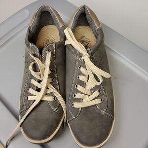 Hokus pokus women's size 10 Madia lace up shoes great condition